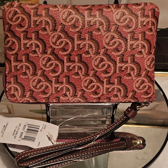 Coach Im/Rouge Pink Leather Corner  Zip Wristlet - Picture 4 of 9